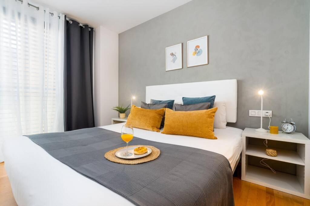 Lodging Apartments Monumumental Free Parking Barcelona Exterior foto