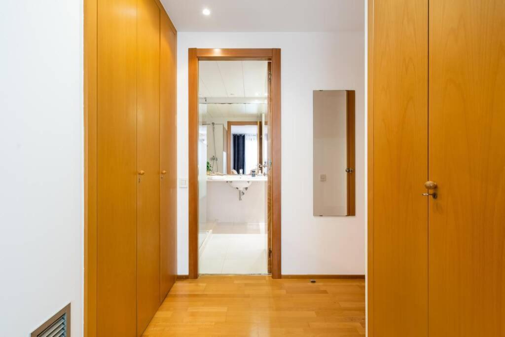 Lodging Apartments Monumumental Free Parking Barcelona Exterior foto
